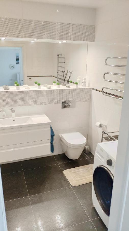 White Dune Apartment - Self Check-In クライペダ エクステリア 写真