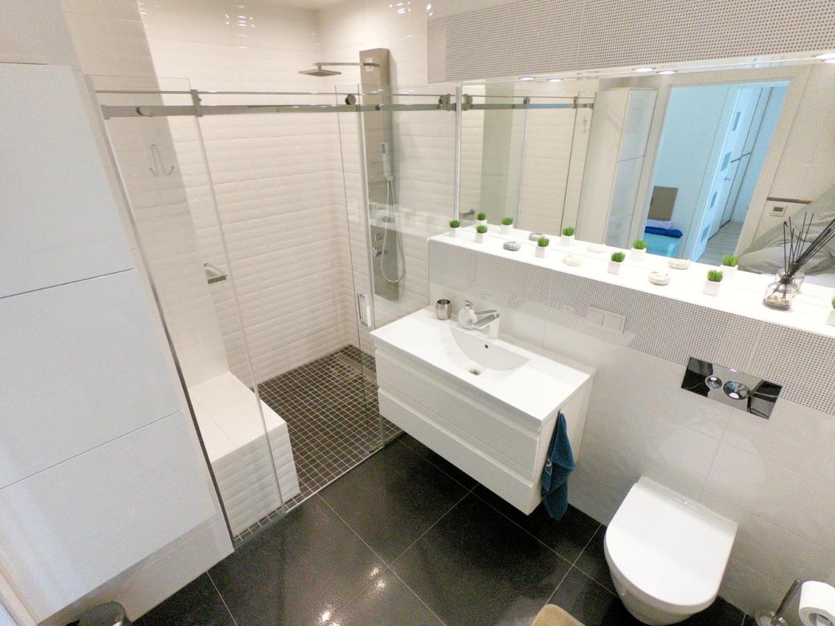 White Dune Apartment - Self Check-In クライペダ エクステリア 写真