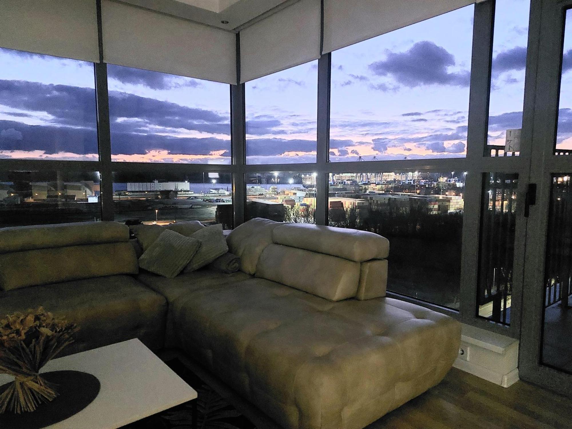 White Dune Apartment - Self Check-In クライペダ エクステリア 写真